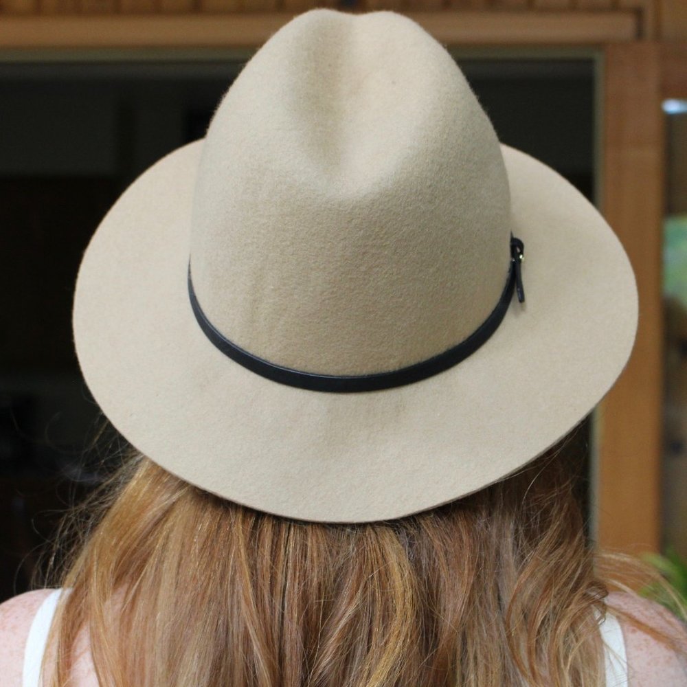 BANANA REPUBLIC Wool Hat